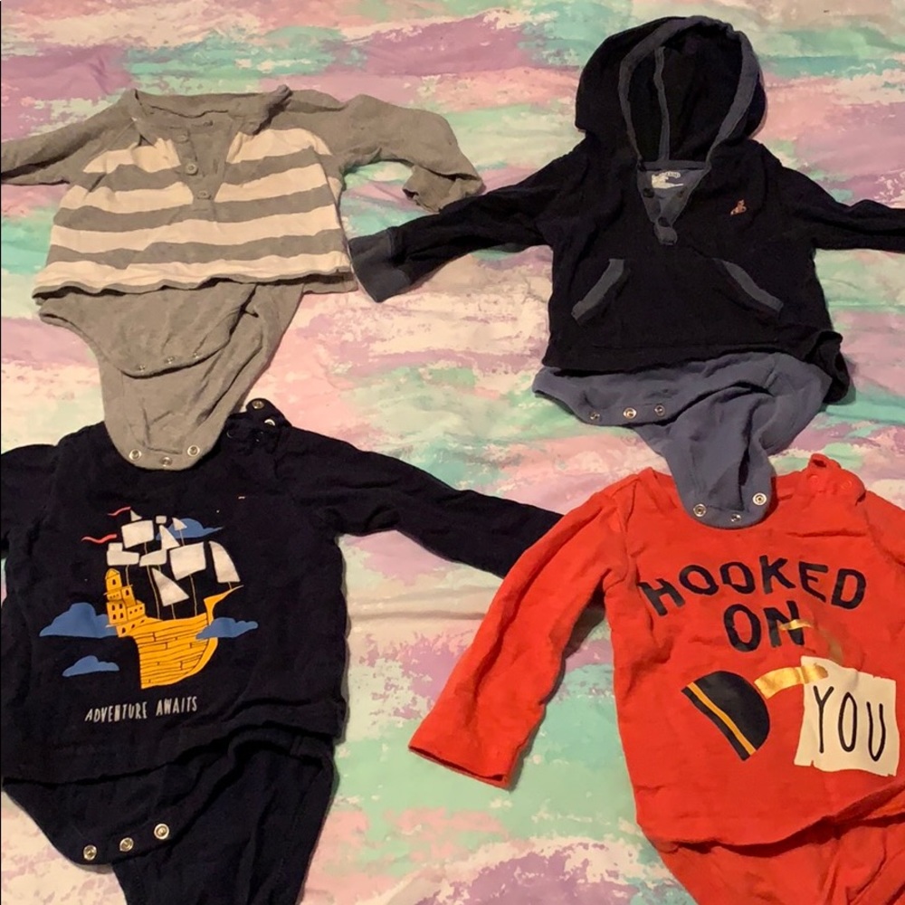 Lot of baby gap 6-12 month.  Body doubles